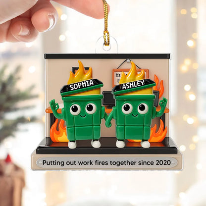 Personalisierte Weihnachtsdeko – Container-Feuer im Büro