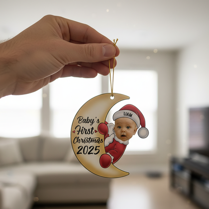 Personalisierte Weihnachtsdeko – Weihnachtsmann-Baby auf dem Mond