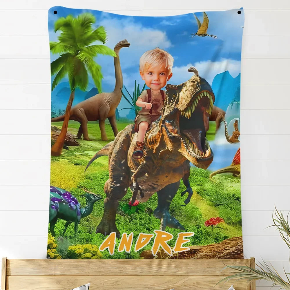 Personalisierte Decke / Handtuch – Junge reitet auf Dinosaurier