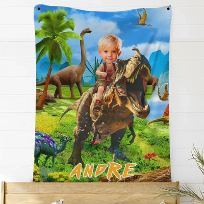 Personalisierte Decke / Handtuch – Junge reitet auf Dinosaurier