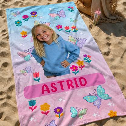 Personalisiertes Handtuch für Kinder – Foto, Name & Schmetterlinge
