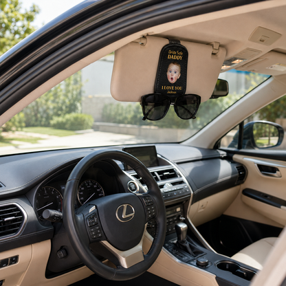 Personalisierter Brillenhalter fürs Auto – Foto & Liebesbotschaft für Papa