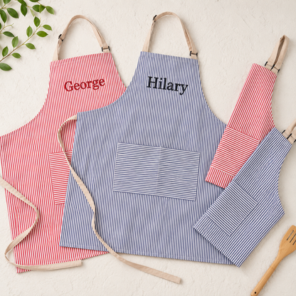 Personalisierte, bestickte Schürze mit gestreiftem Nackenband