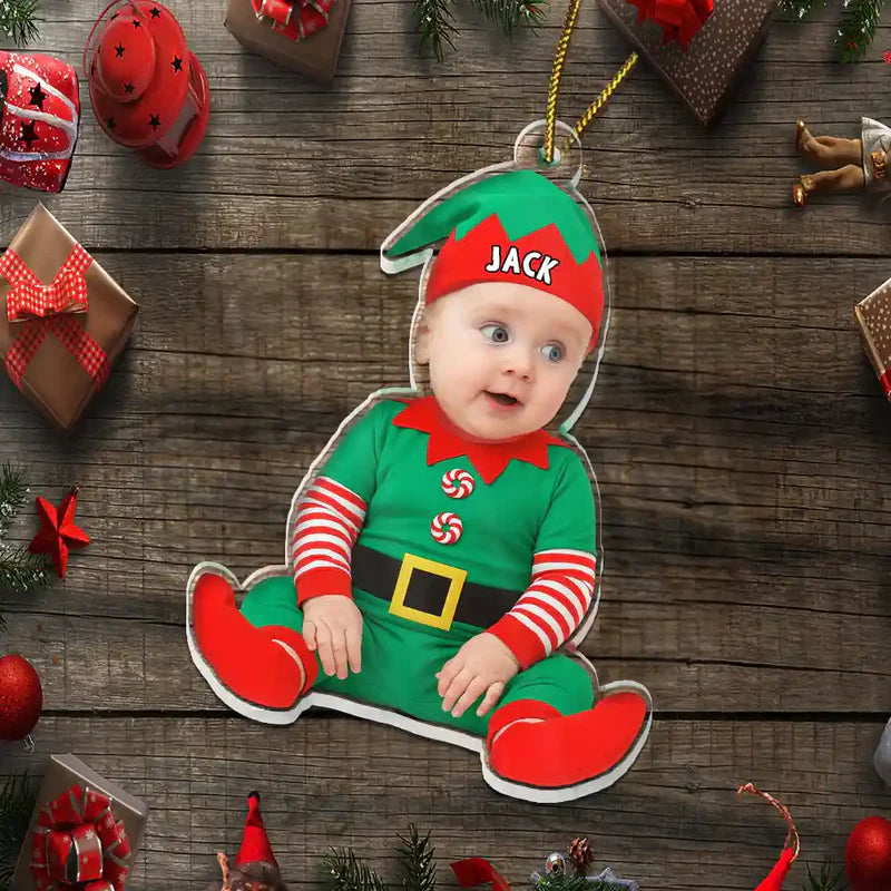 Personalisierte Weihnachtsdeko – Baby im Wichtelkostüm