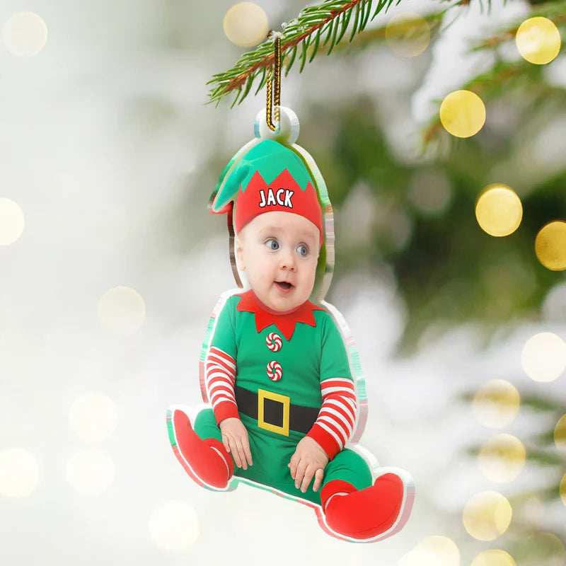 Personalisierte Weihnachtsdeko – Baby im Wichtelkostüm