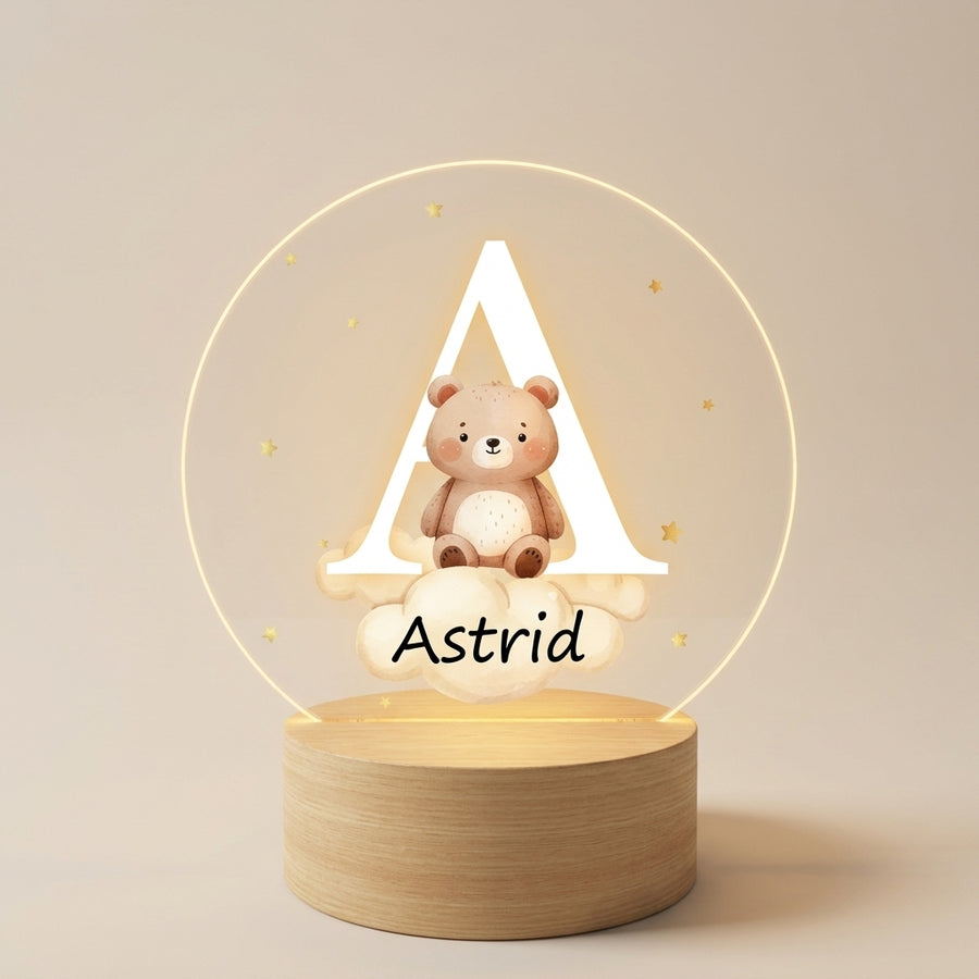 Personligt LED-nattljus med bokstaven A, nalle och namnet Astrid